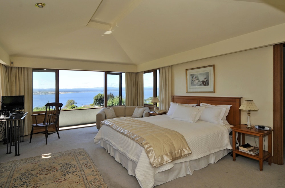 Lake, Executive, Suite، LAKE TAUPO LODGE 2/2