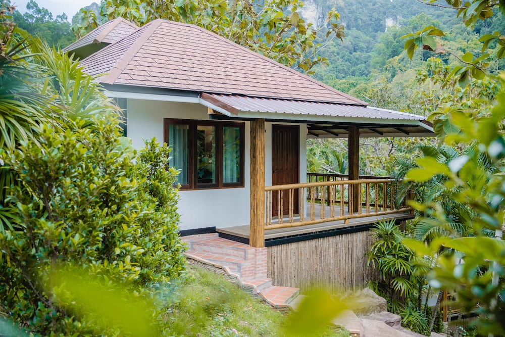 Railay Phutawan Resort 5/50