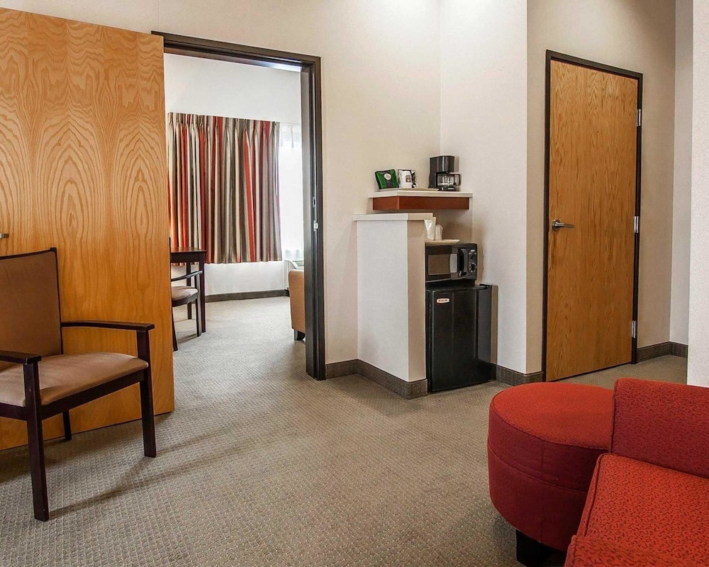 Comfort Inn and Suites Creswell 14/45