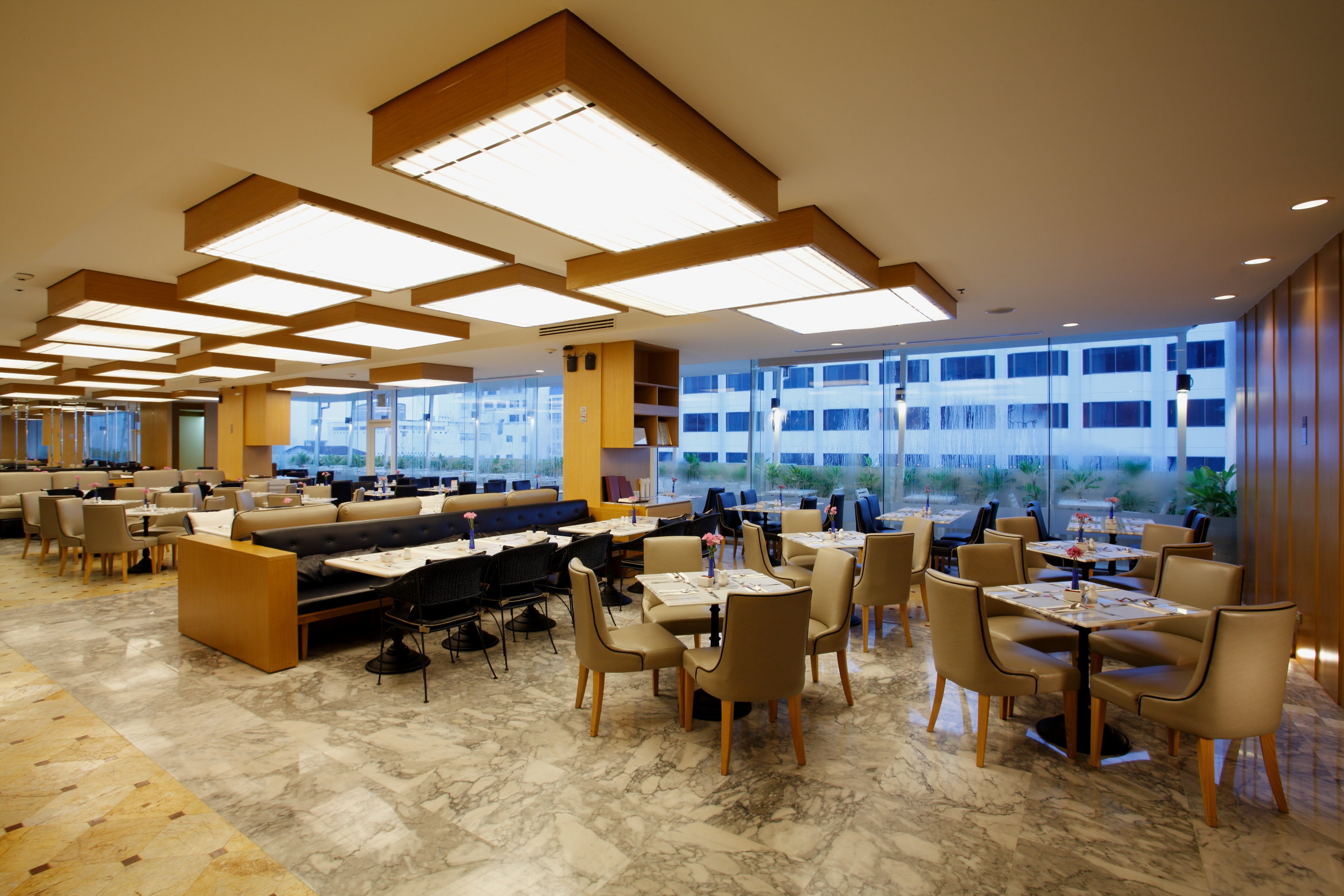 Centara Hotel Hat Yai 67/79