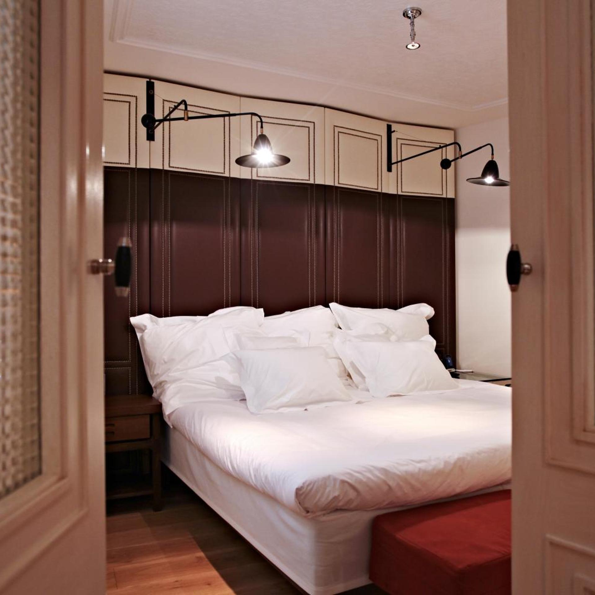 Intimate, Suite
