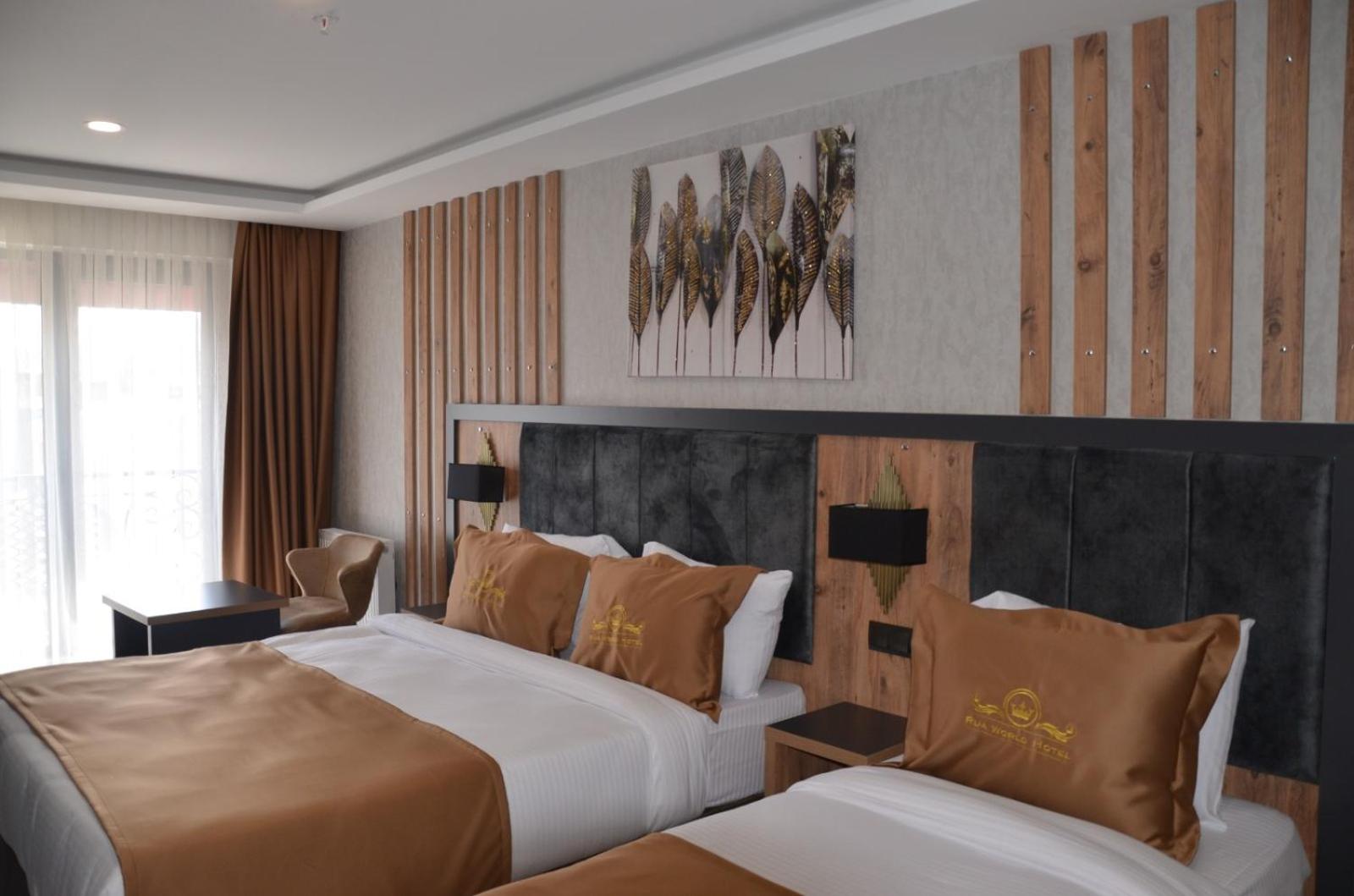 Rua World Hotel 13/45
