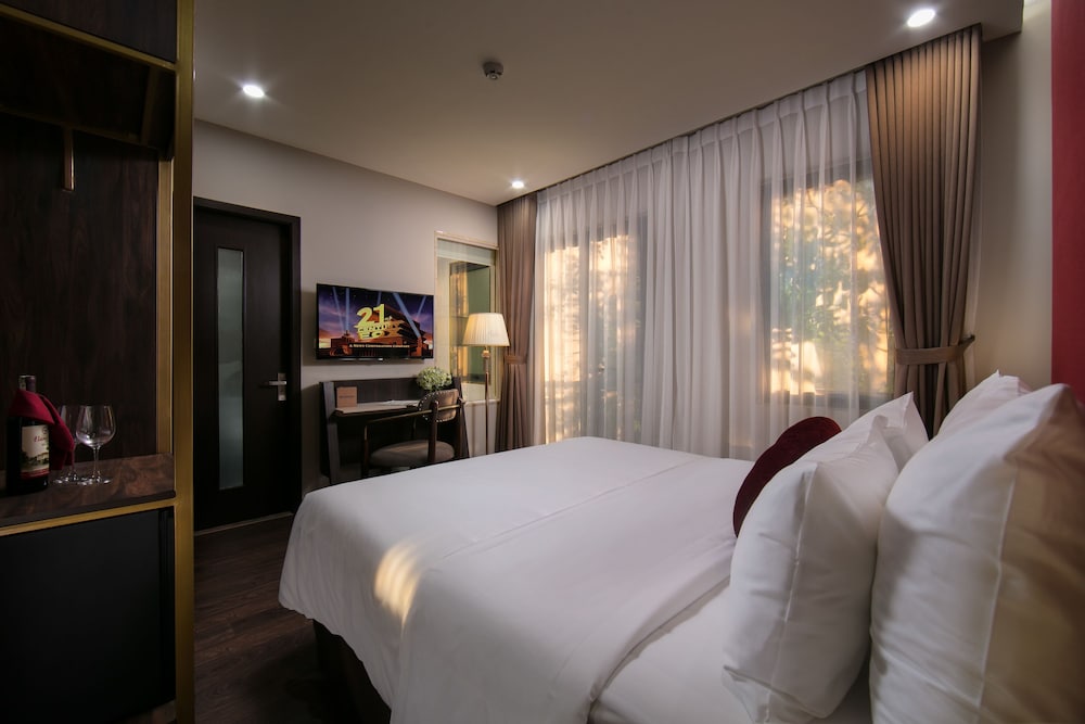 غرفة ديلوكس بسرير مزدوج أو سريرين منفصلين بإطلالة على المدينة، Hanoi L Heritage Diamond Hotel Spa 3/10