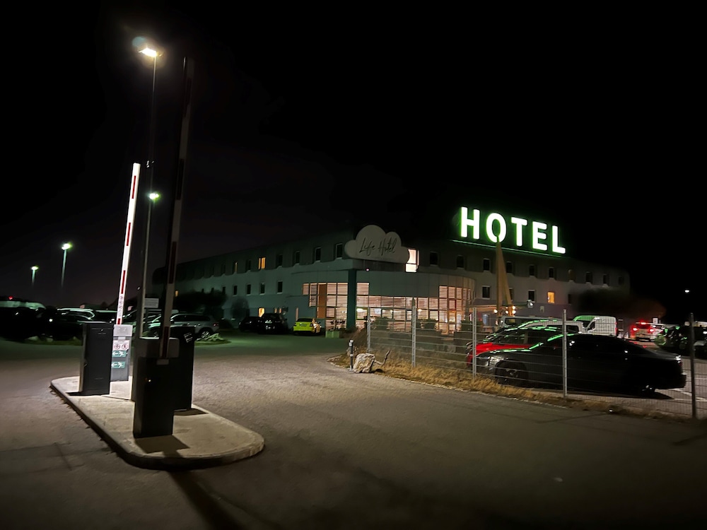 Life Hotel 31/37