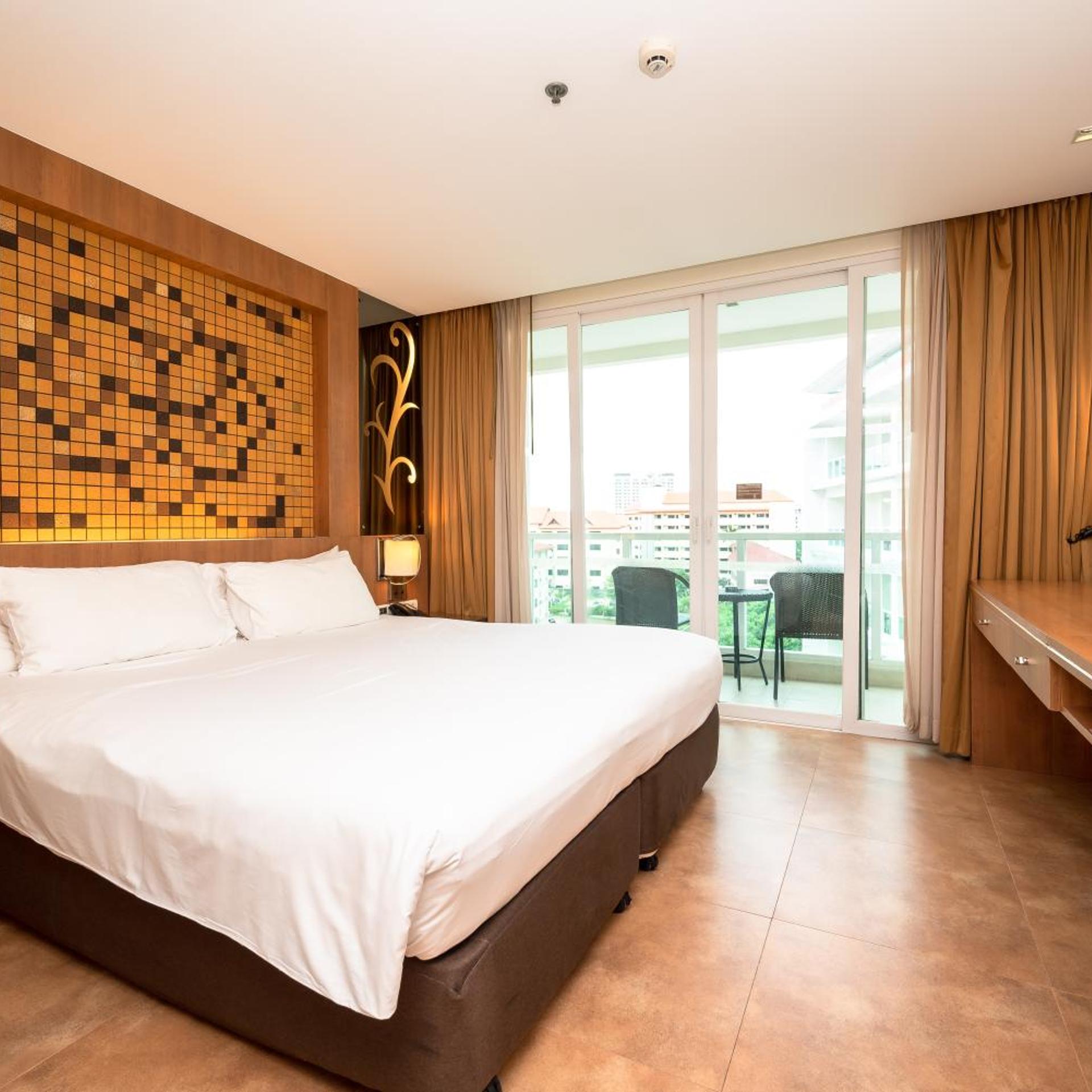 deluxe ., Centara Nova Hotel Pattaya 4/10