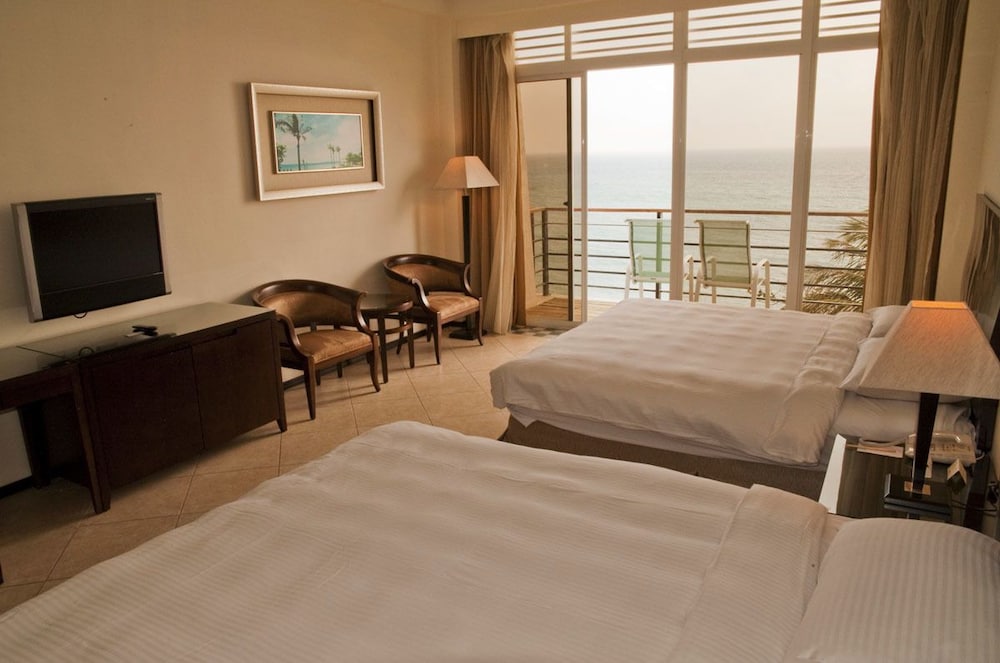 Chateau Beach Resort 11/78