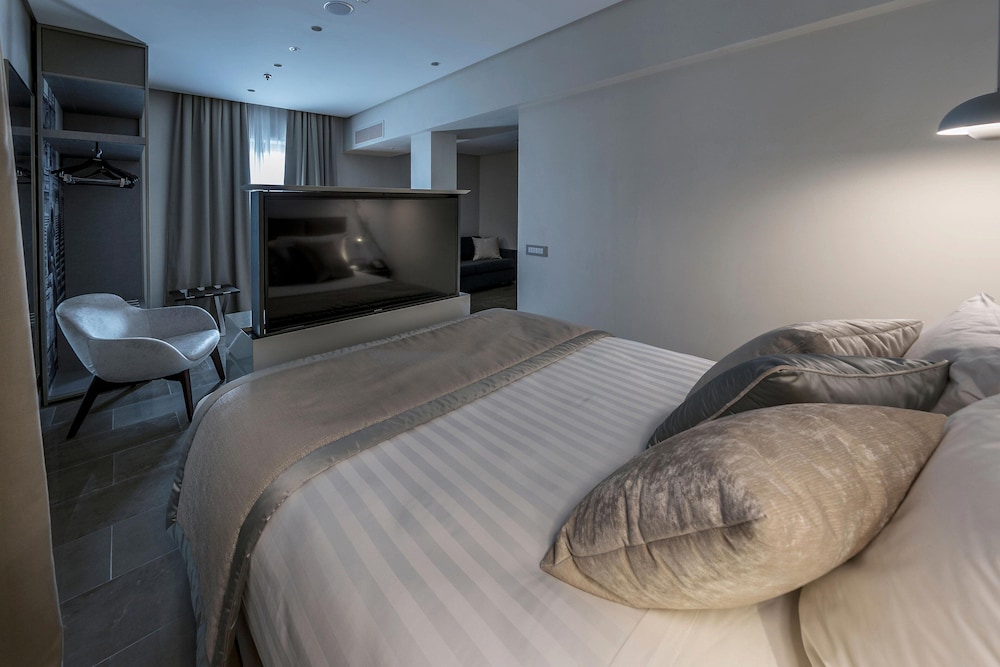 The Regency, Rome, a Tribute Portfolio Hotel 19/47