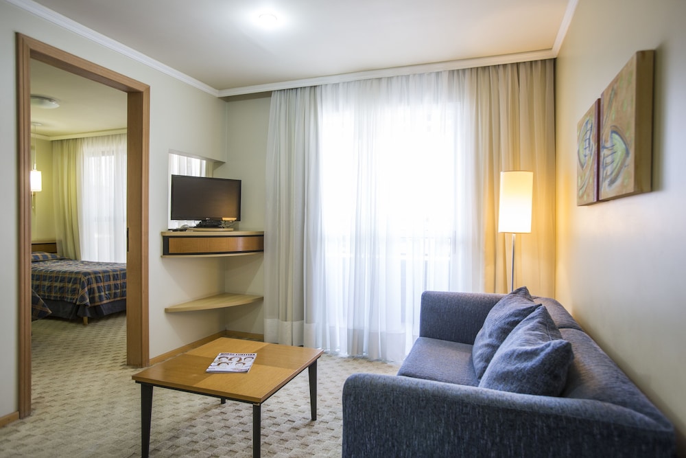 Astron Suites Sao Jose dos Pinhais 27/54