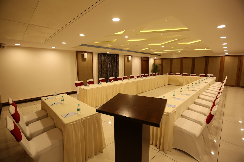 Oyo 6593 West Fort Hotel 40/50