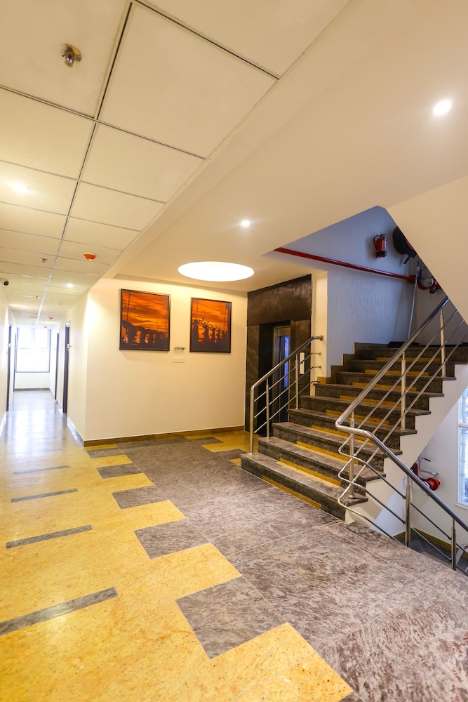 Hotel Dolphin International 64/72