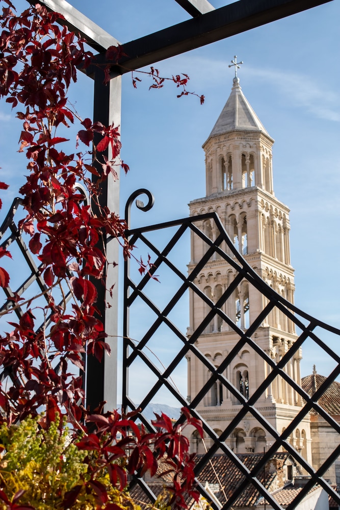 Slavija Culture Heritage Hotel in SPLIT