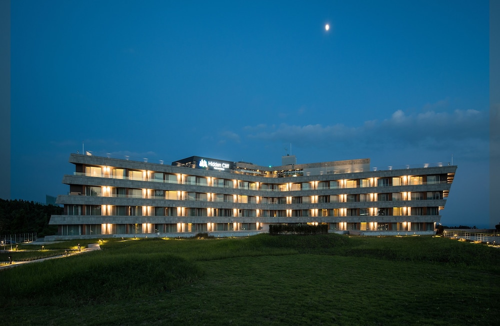 Hidden Cliff Hotel & Nature 4/50
