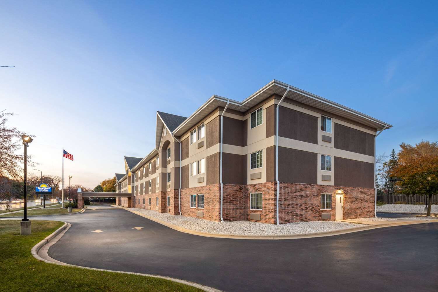 Days Inn & Suites by Wyndham Green Bay WI. 3/38