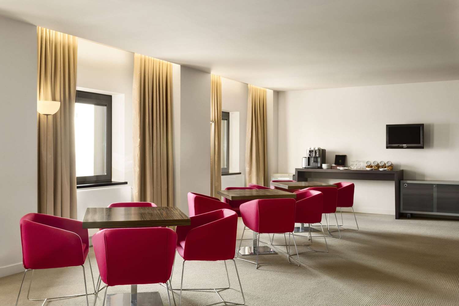 Ramada Plaza by Wyndham Bucharest Convention Center 49/57