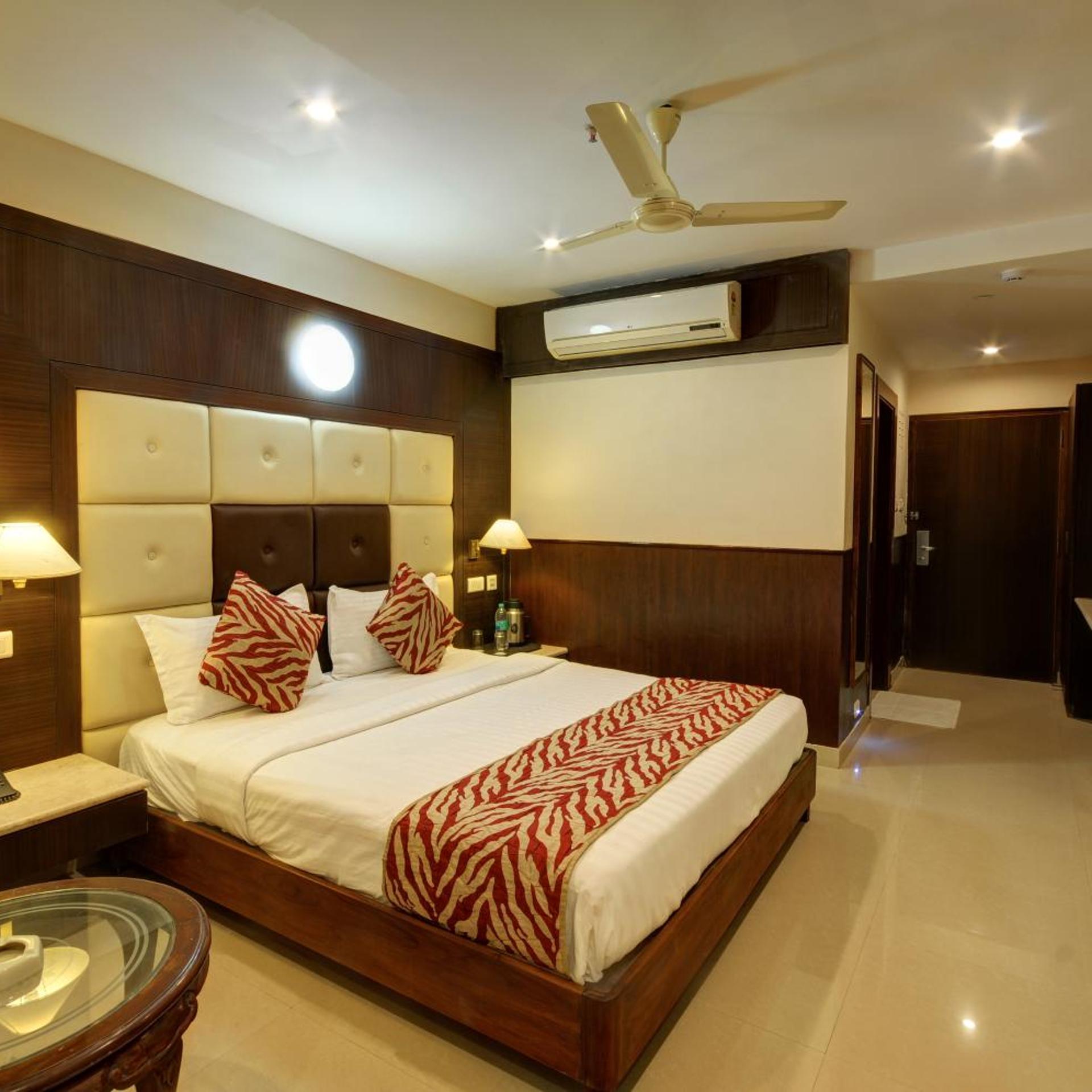 Oyo Premium Nayapalli Irc Village 16/72