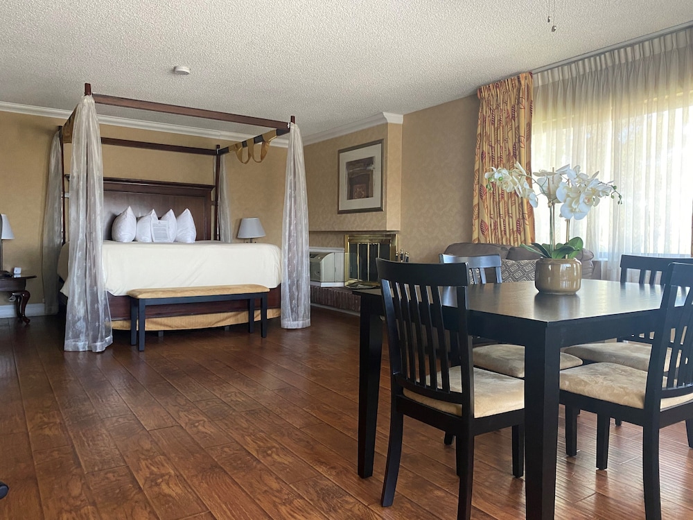 SureStay Plus Hotel by Best Western Reno Airport 73/91