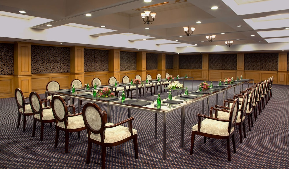 Radisson Blu Kochi 27/28