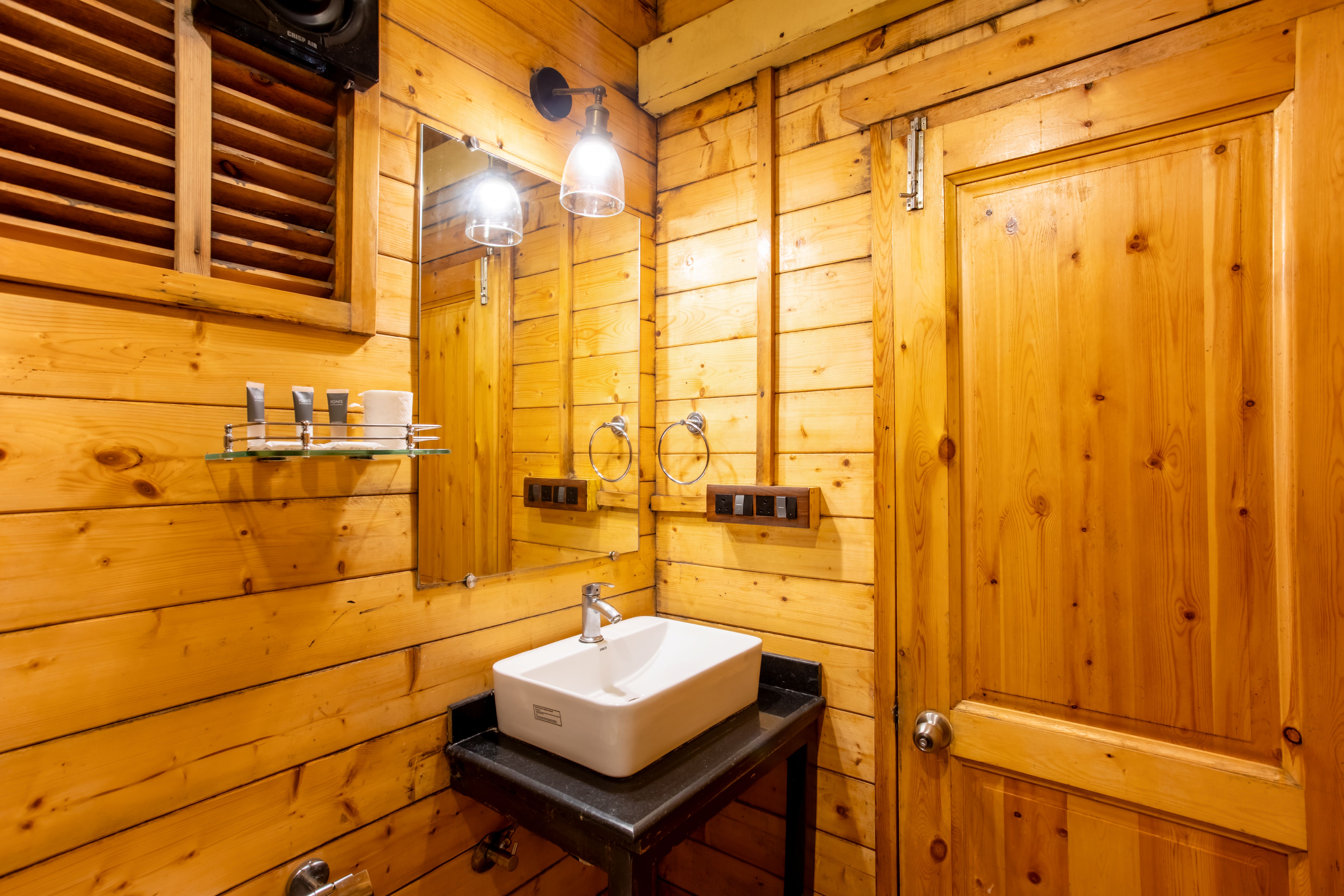 Wooden, Cottage، Stone Wood Resort & Spa 4/4