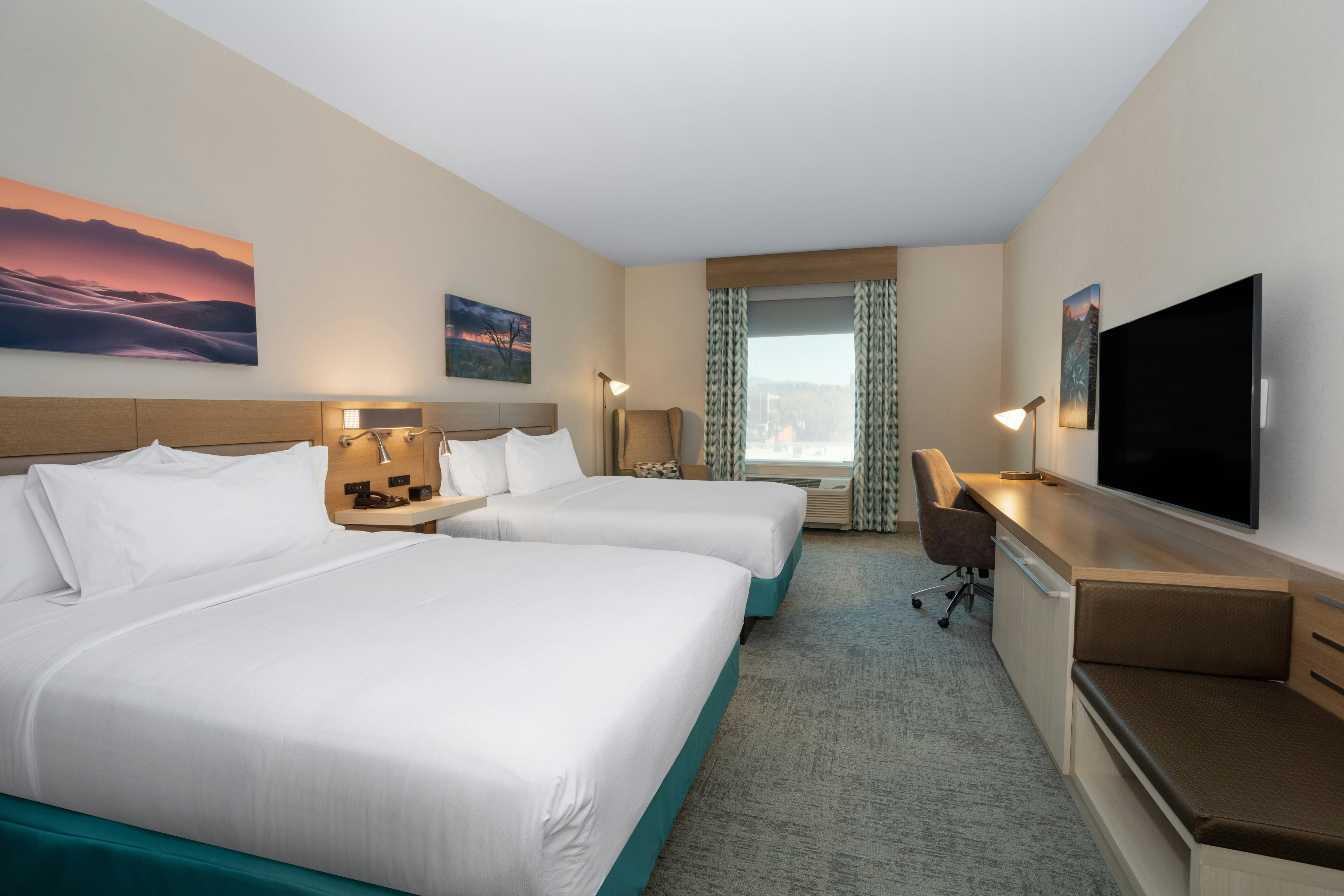 Room, 2 Queen Beds, Mountain View
