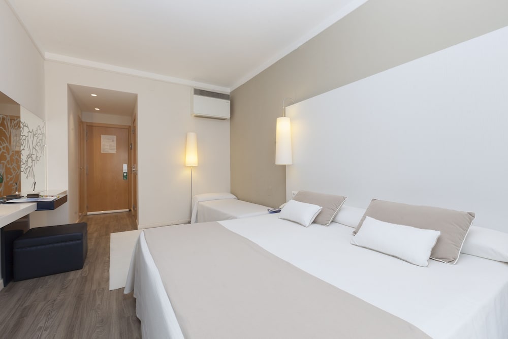 Hotel Canyelles Playa 7/48