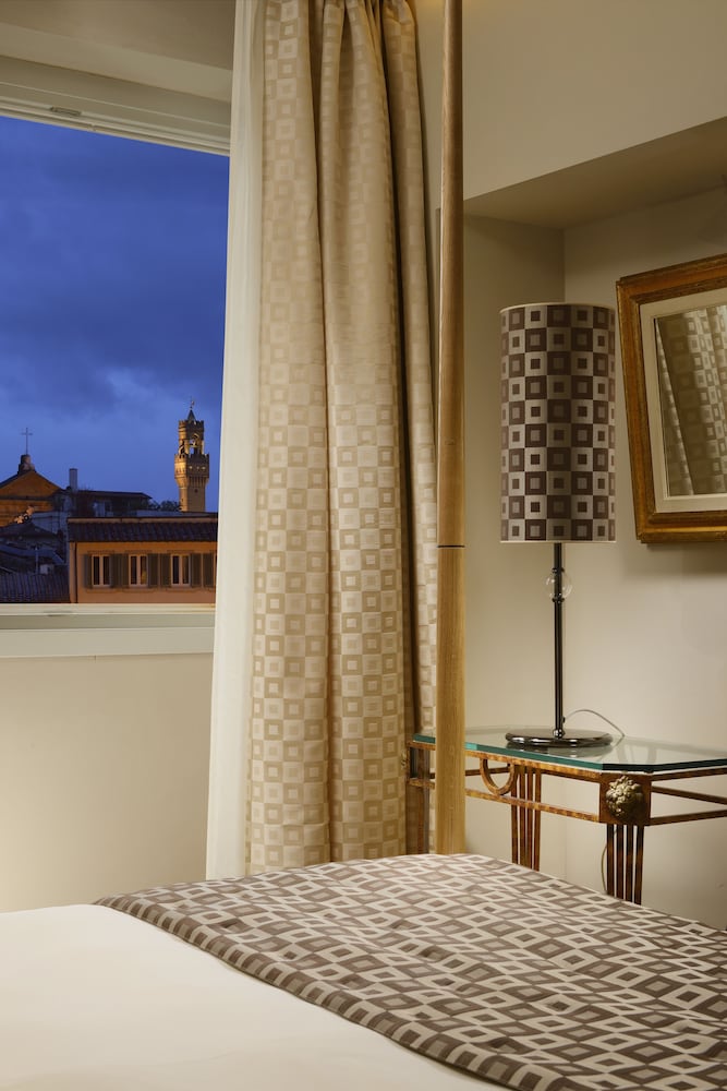 Grand Hotel Minerva 26/74