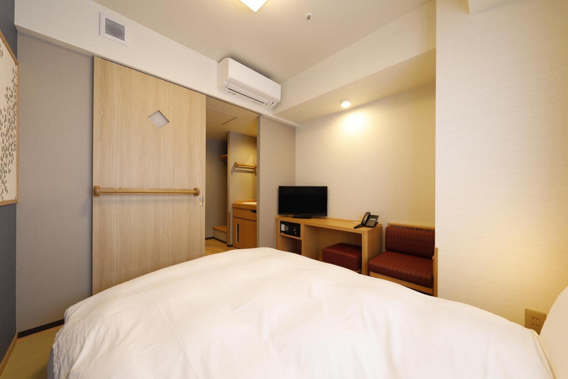 Moderate, Double Bed