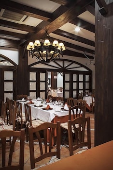 Hotel Asador Albenzaire 47/62