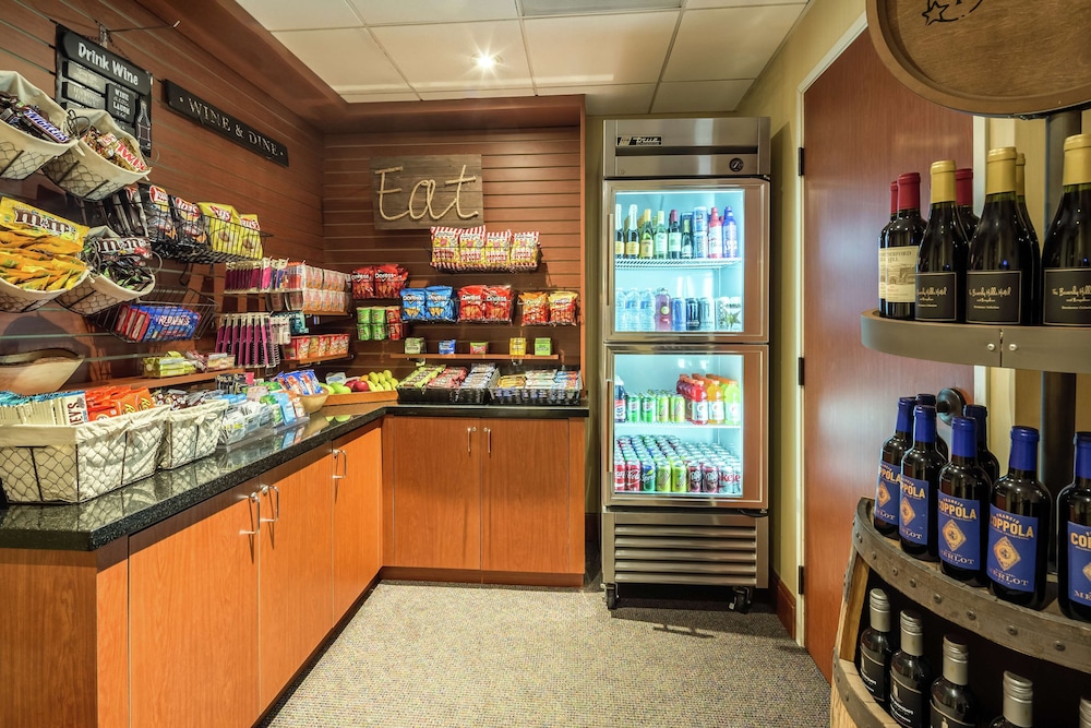 DoubleTree by Hilton Hotel Carson CA 64/84