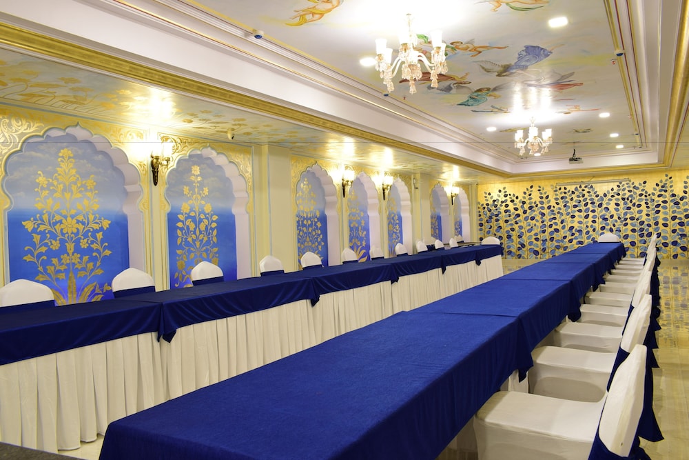 Umaid Haveli-A Heritage Style Hotel & Resort 14/66