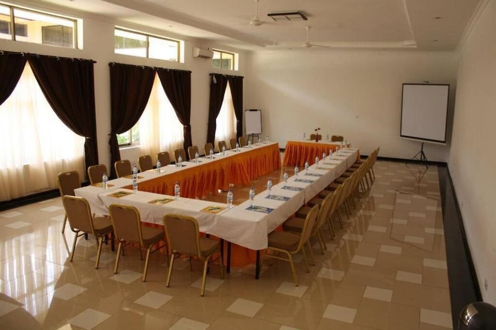 Nashera Hotel 8/42