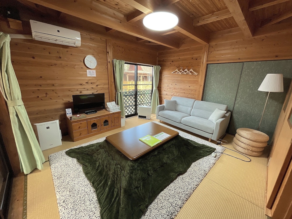 Kurasako Onsen Sakura 33/50