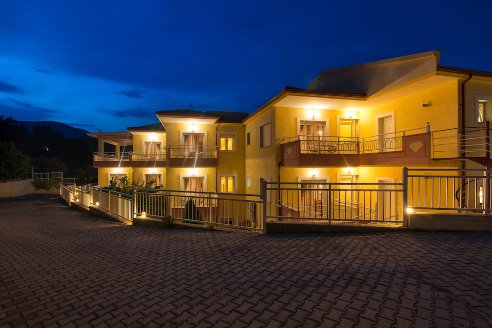 Diamond Hotel 1/50