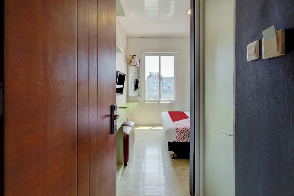 Capital O 4002 Aleander Hotel 41/42