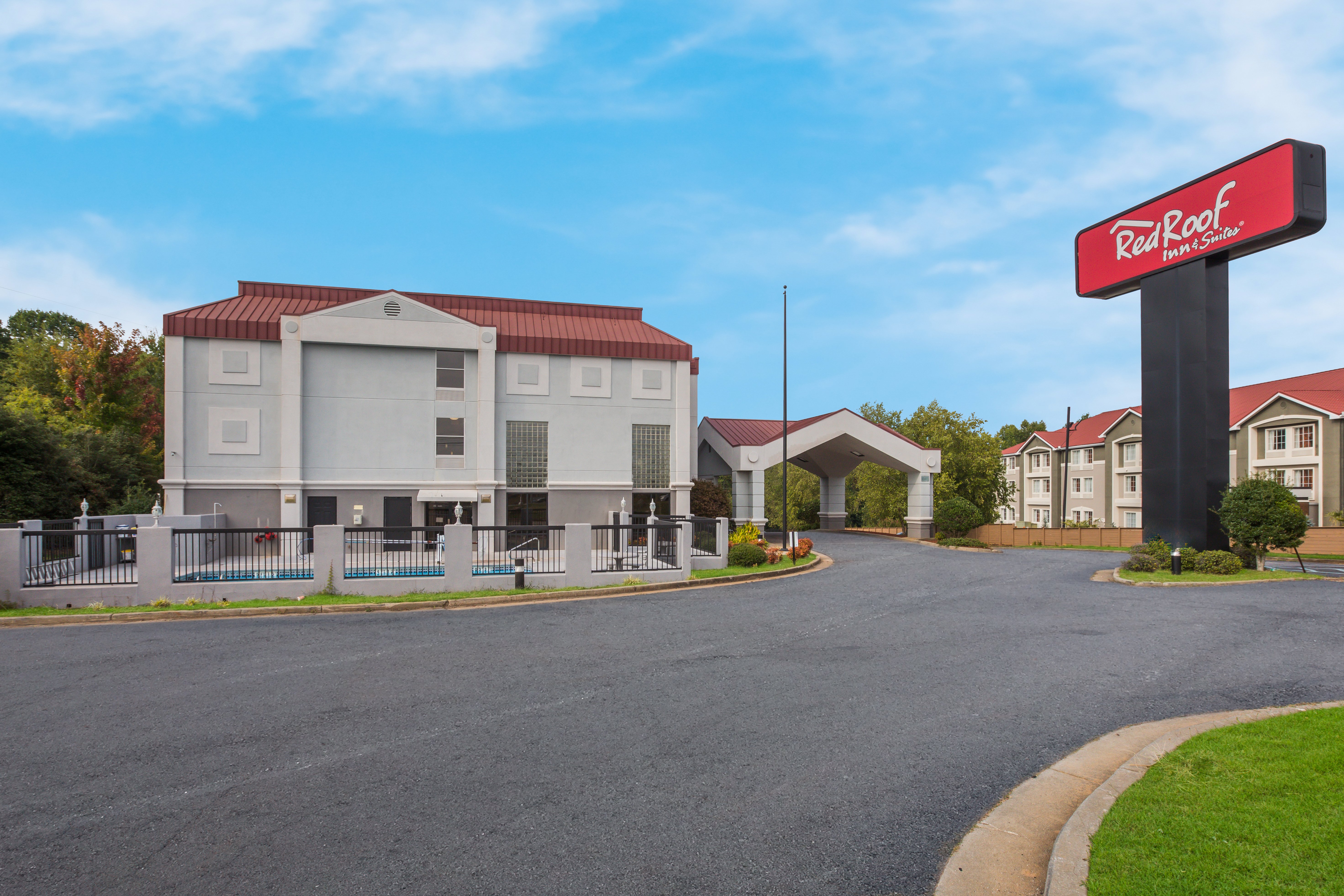Red Roof Inn & Suites Newnan 27/35