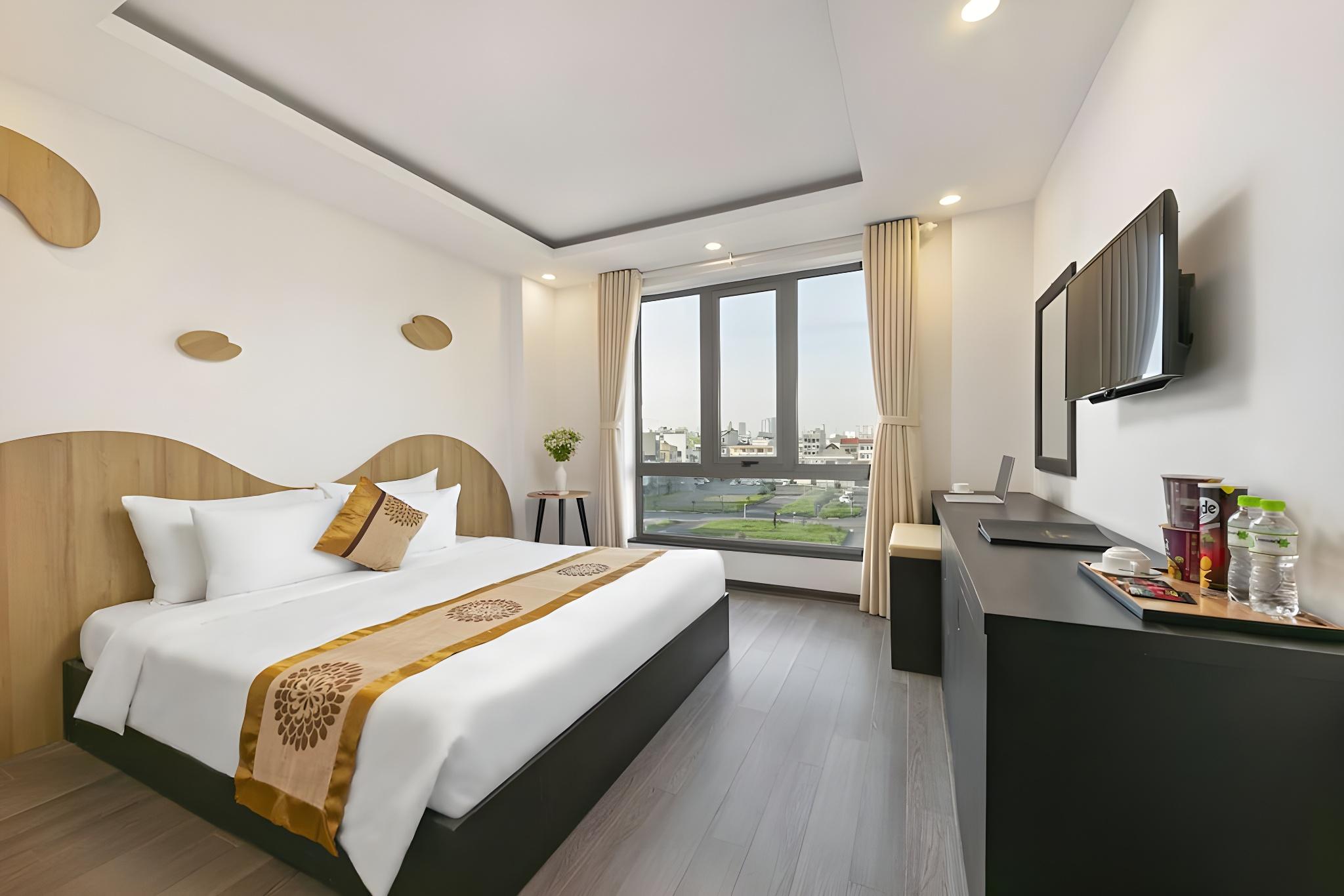SUPERIOR, KING BED
