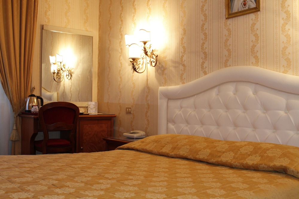 Hotel Eliseo 19/35