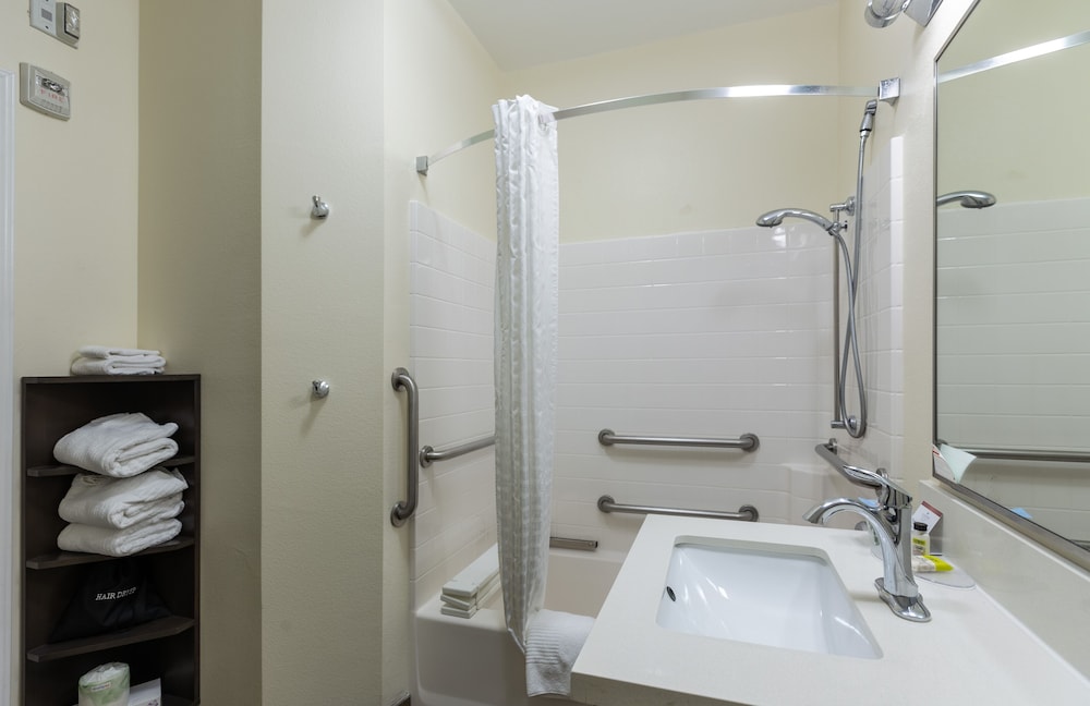 CANDLEWOOD SUITES SAN MARCOS 16/71