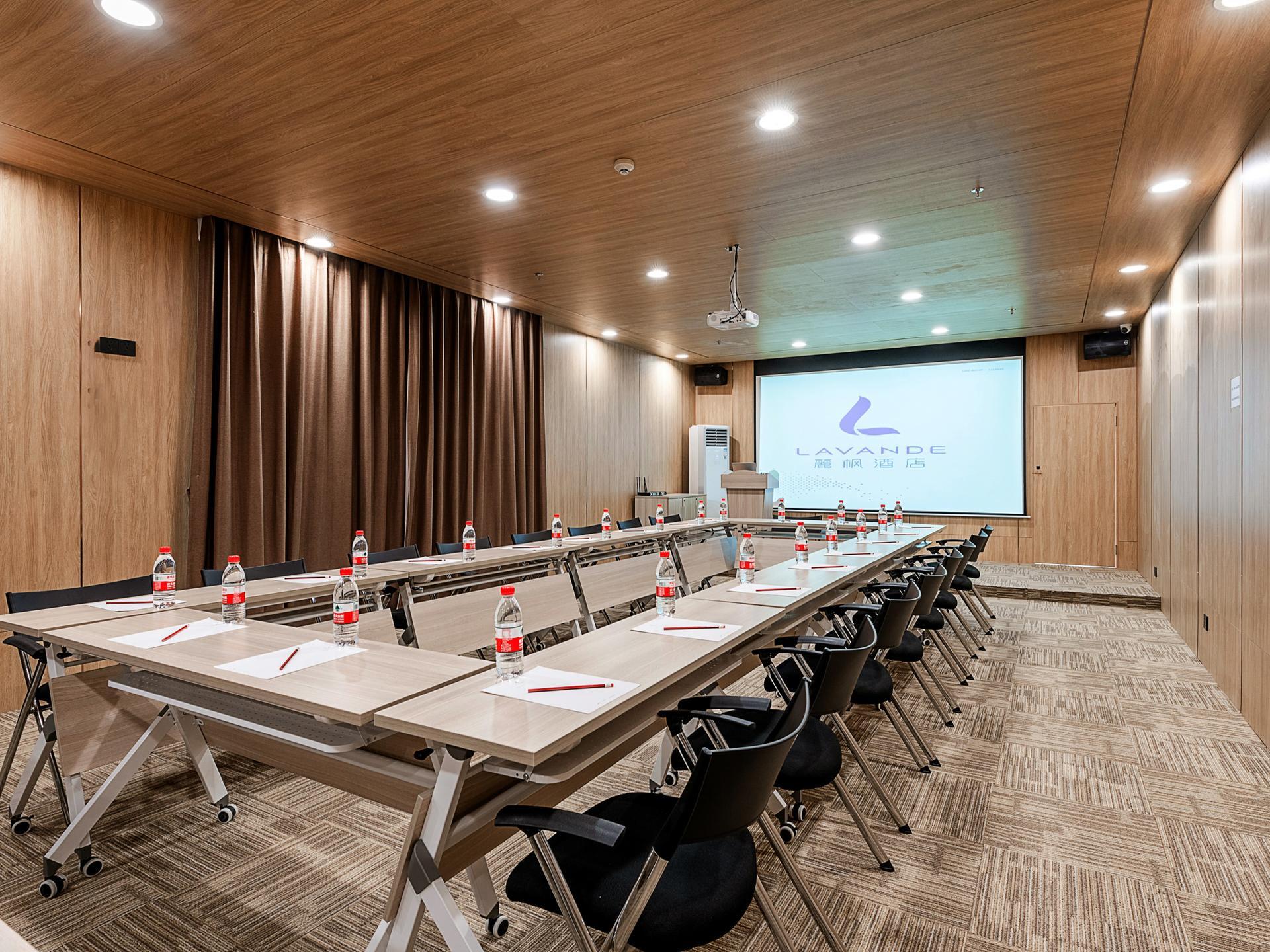 Lavande Hotel (Zhongshan Shiqi Daxin Xinduhui,North of Zhongshan Railway Station) 42/46