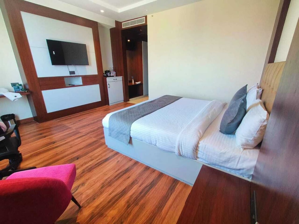 Four Leaf Hotel Akosha 17/47