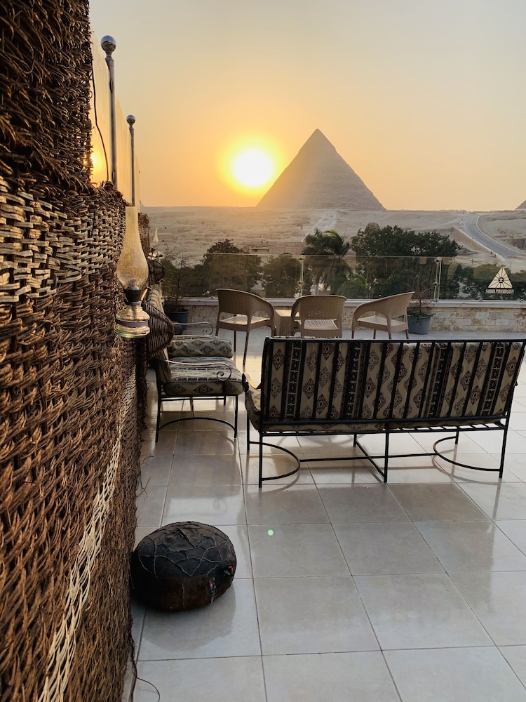Sahara Pyramids Inn 28/50