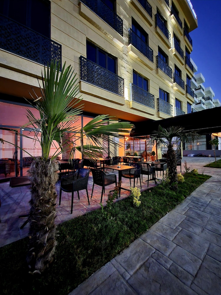 The Rest Port Hotel 47/50