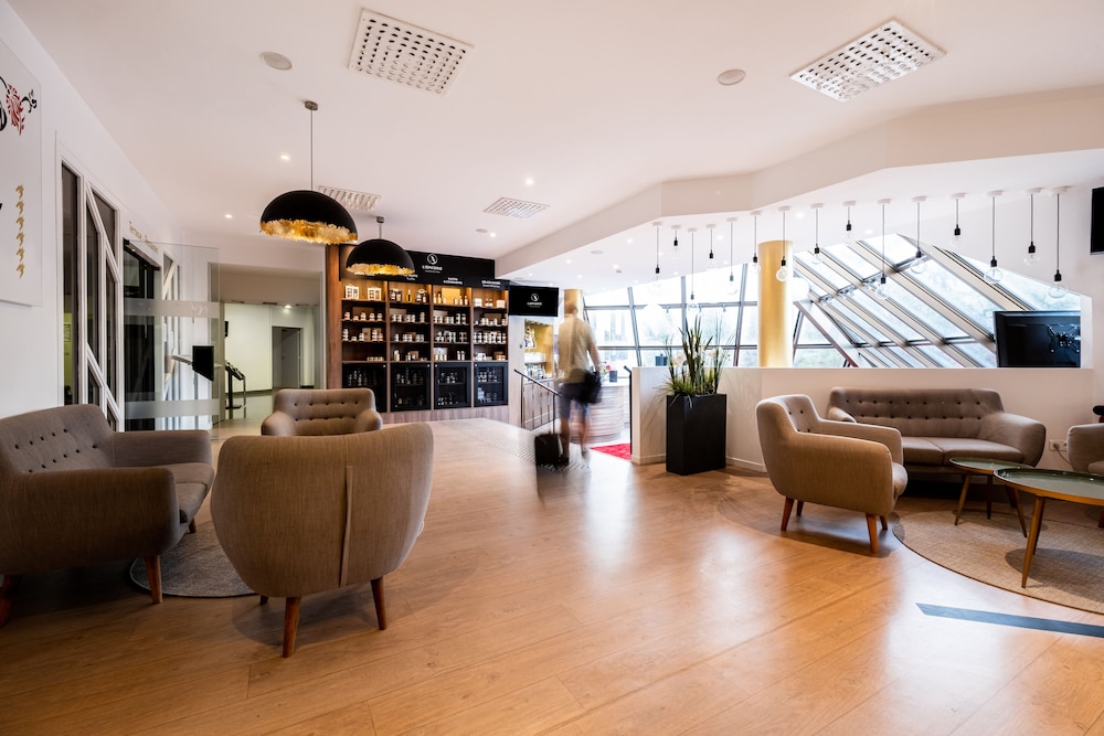 MERCURE TOURS SUD 56/77