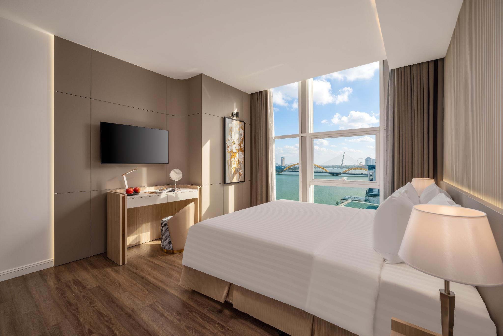 2 Bedrooms, 2 Queen Beds, Rainbow Bridge View