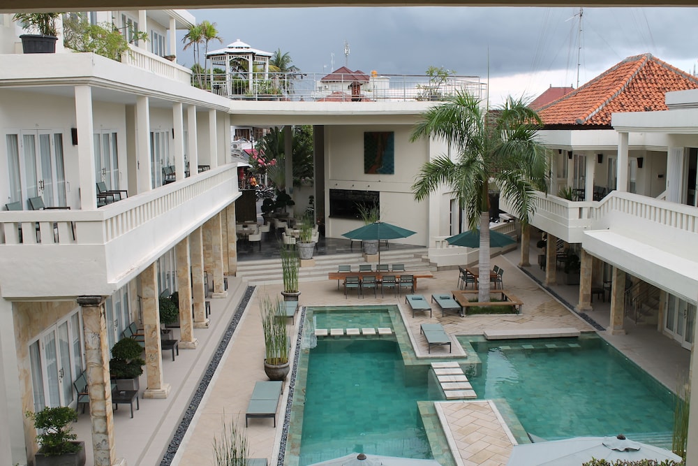 BALI COURT HOTEL AND APARTMENT 8/39