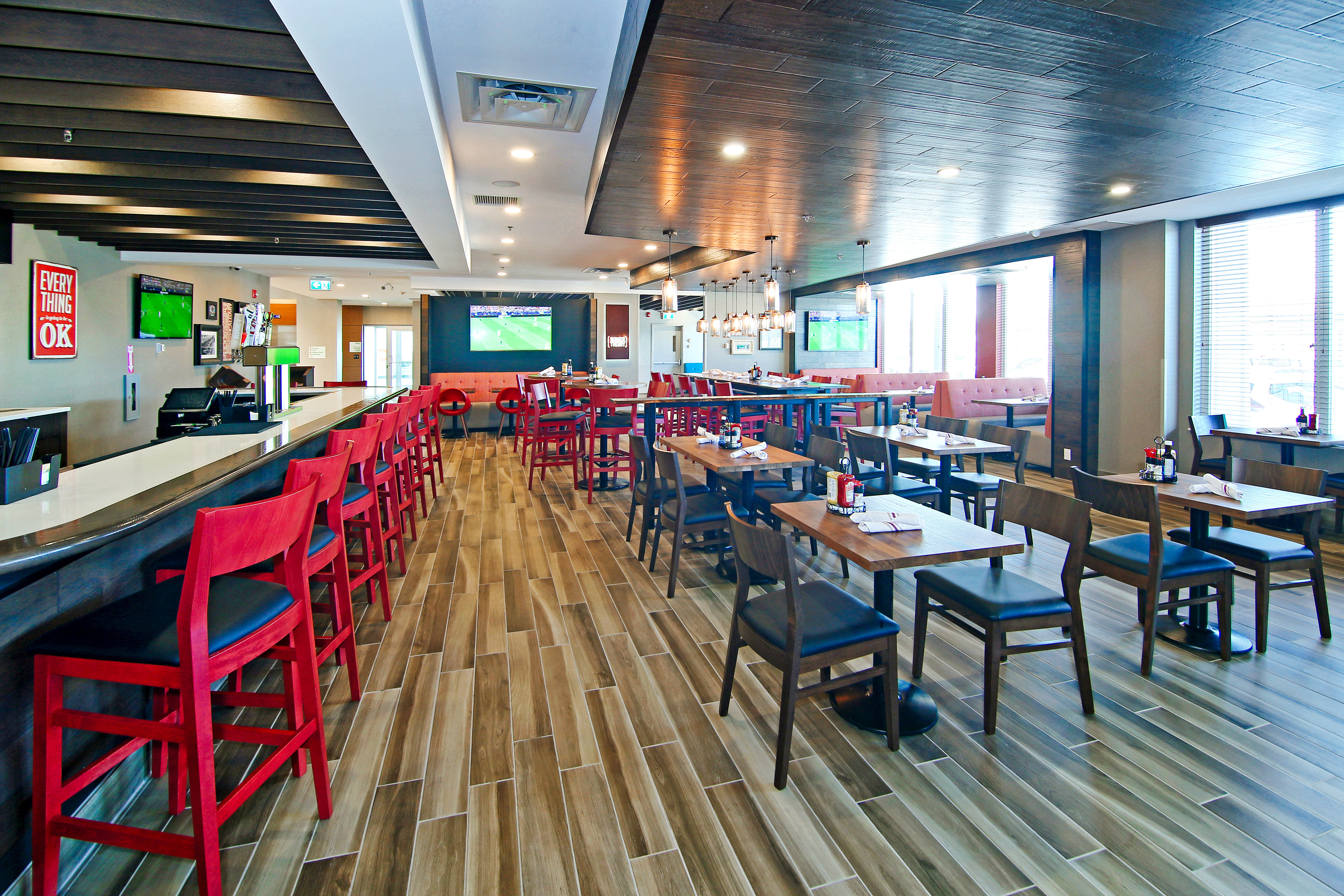 Holiday Inn & Suites Calgary Airport North 35/50