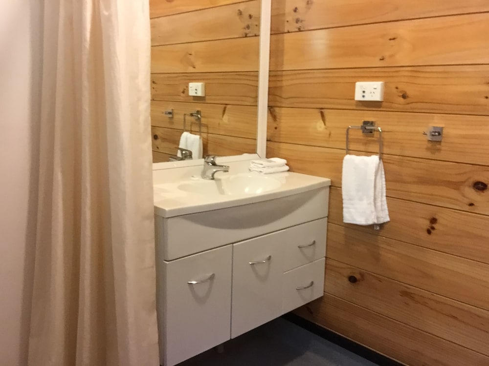 Greymouth Seaside Top 10 Holiday Park 70/71