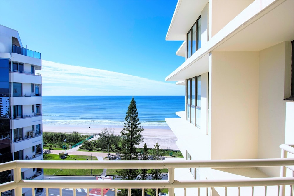 Seacrest Beachfront Holiday Apartments 11/69