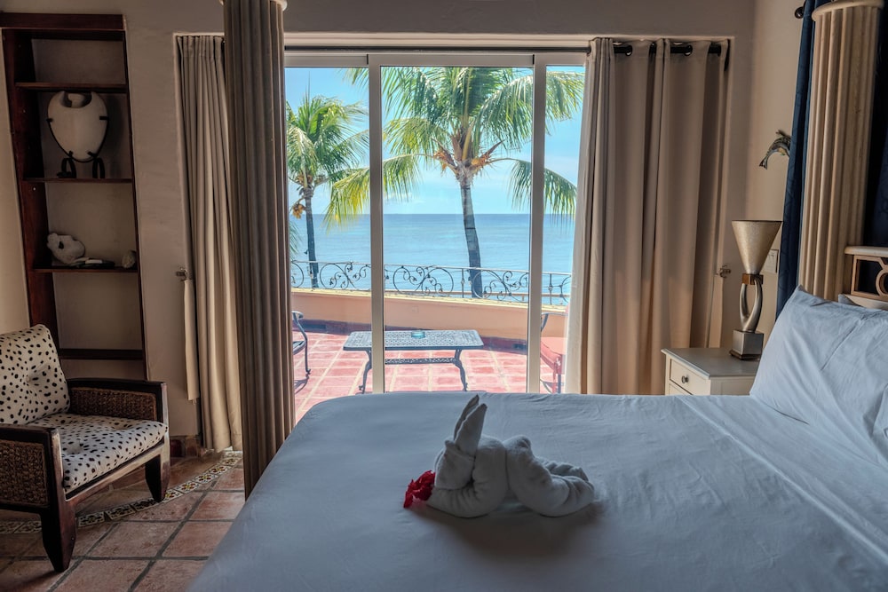 Super, Luxury, Suite, King Bed, Bunk Bed, Ocean View, Balcony