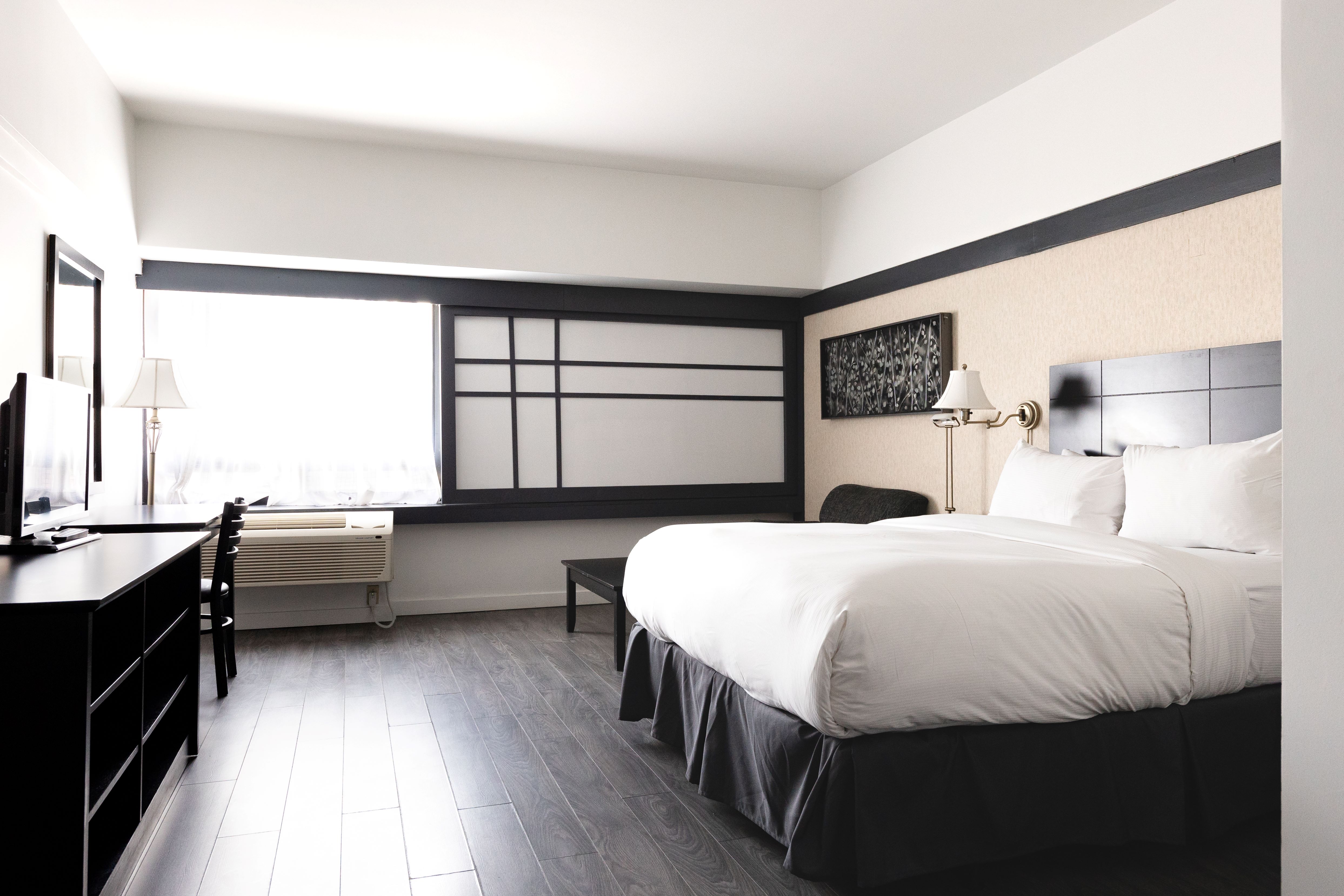 غرفة بسرير مزدوج