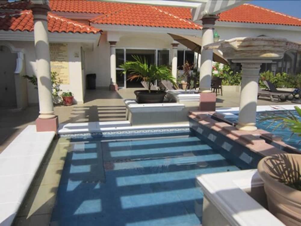 Hotel Baluarte photo5